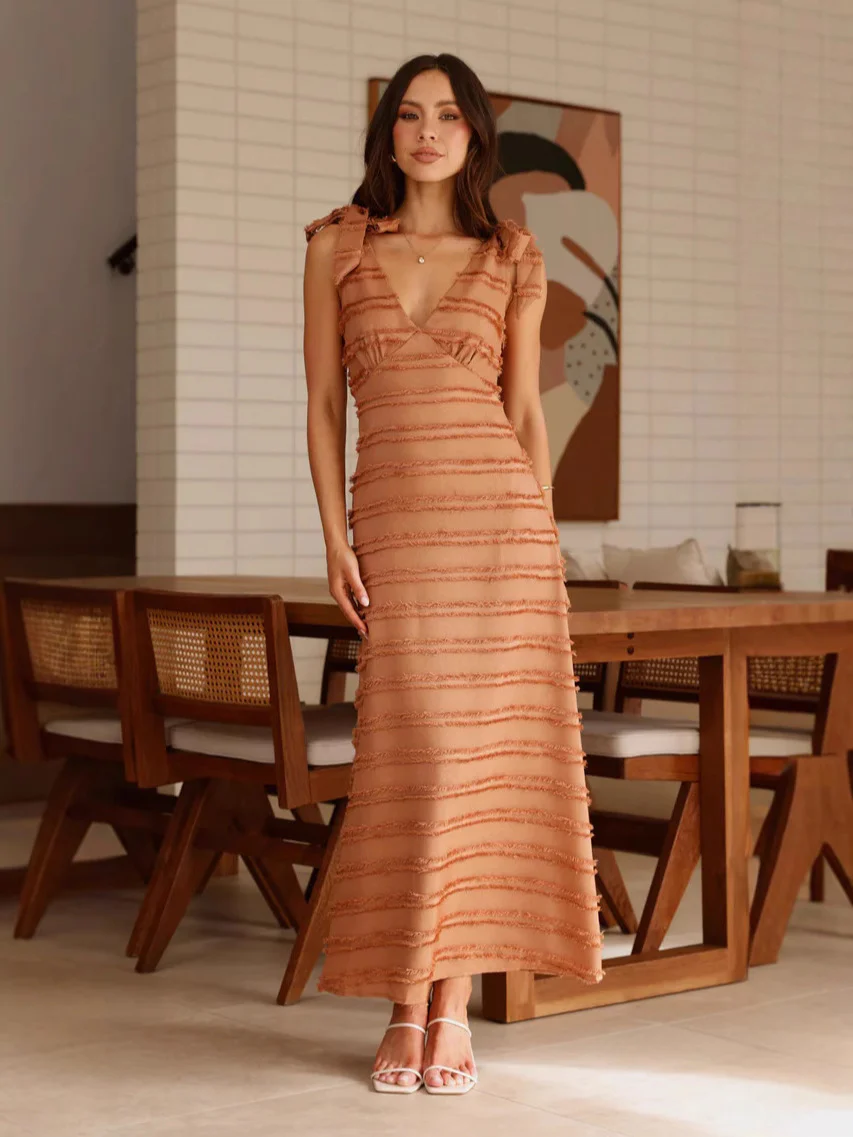 V-neck textured dress - Image 2