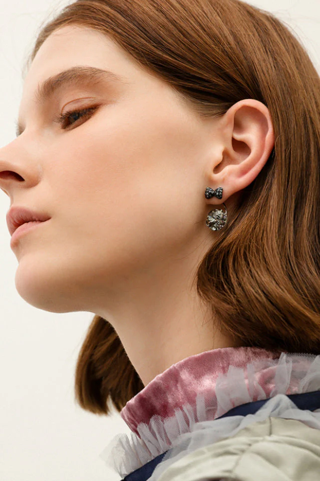Vintage Bow Stud Earrings - Image 9