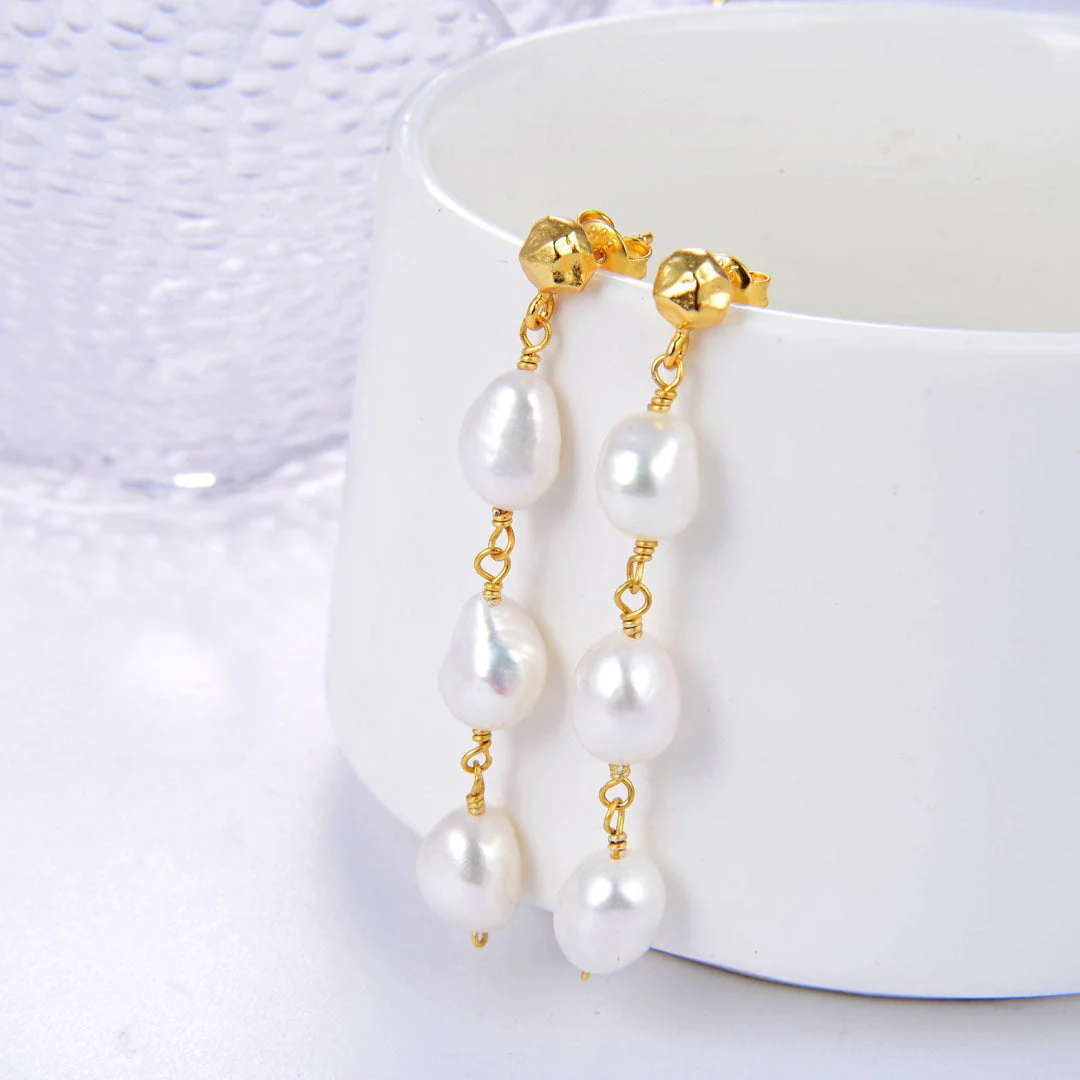 Vintage Chain Linked Dripping Pearl Beaded Drop Earrings - White - Image 2
