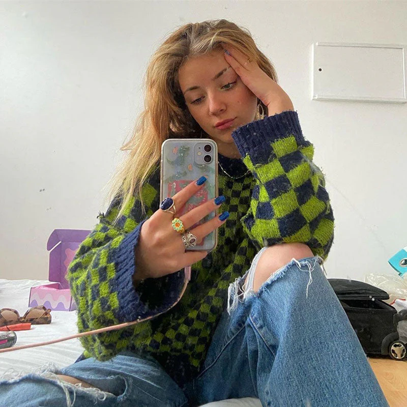Vintage Checkered Pattern Long Sleeve Knitted Crop Sweater - Green - Image 2