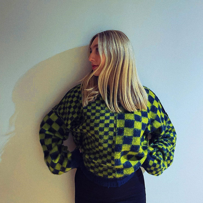 Vintage Checkered Pattern Long Sleeve Knitted Crop Sweater - Green - Image 3