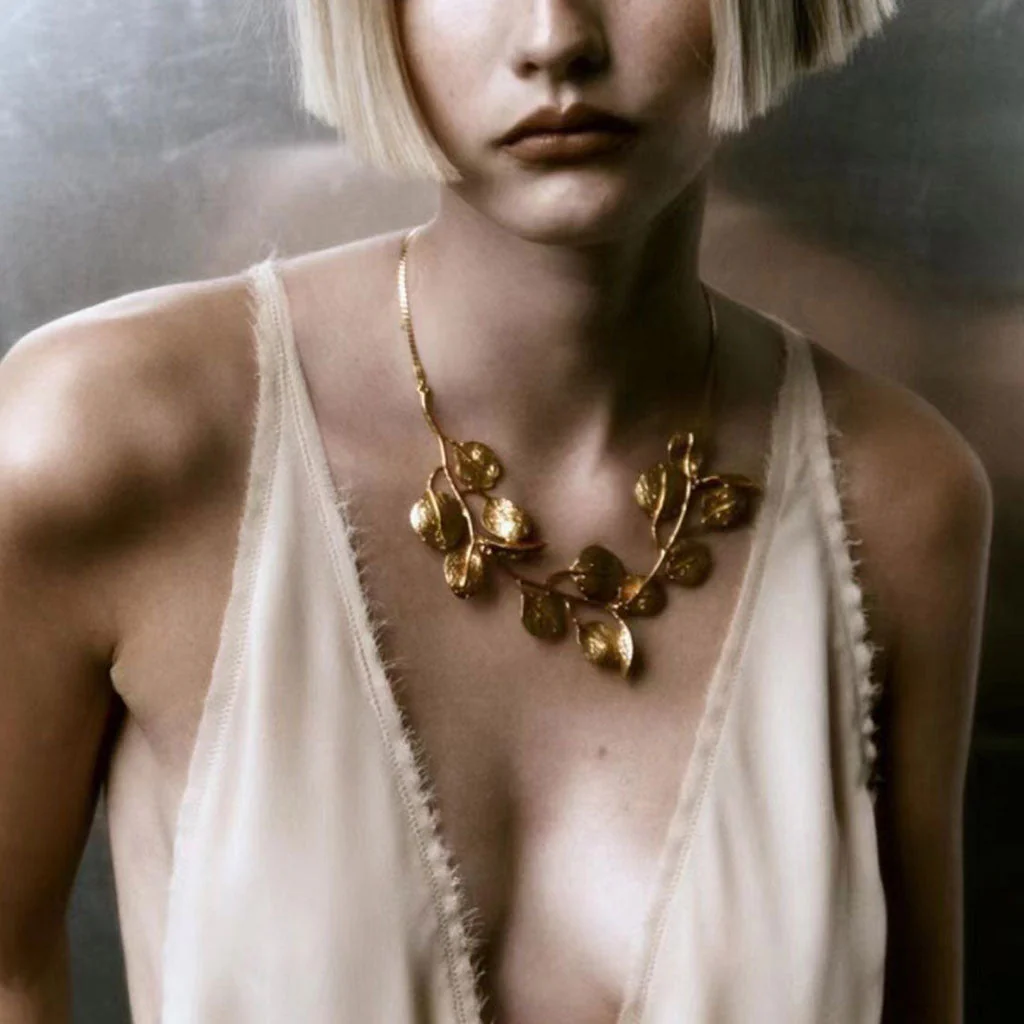 Vintage Polished Plated Exaggerated Leaf Shaped Box Chain NeckLace - Image 4