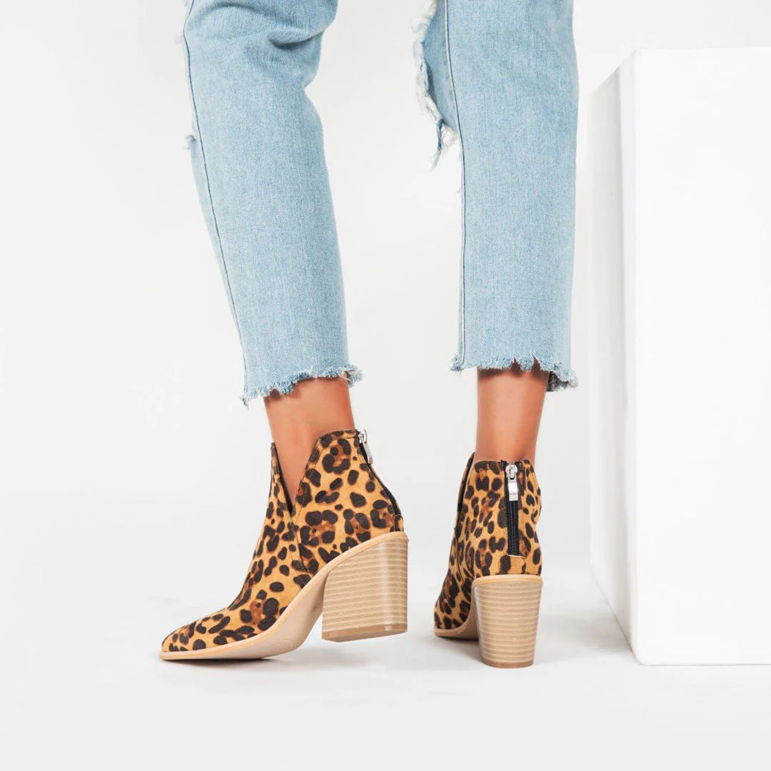 Wild Pointed Toe Notch Trim Chunky Heel Suede Ankle Boots - Leopard - Image 3