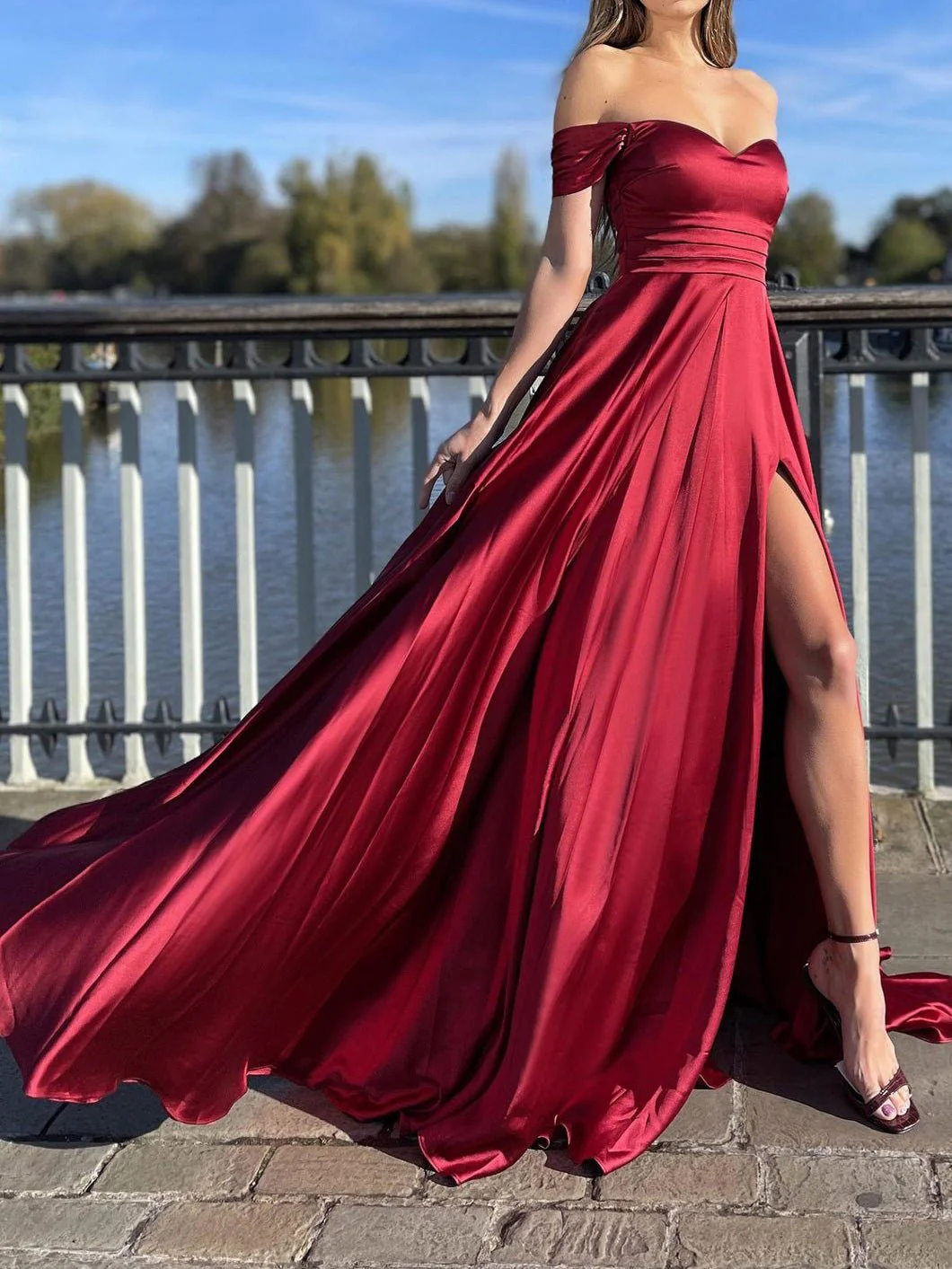 One-Shoulder Split Swing Dress - Image 4