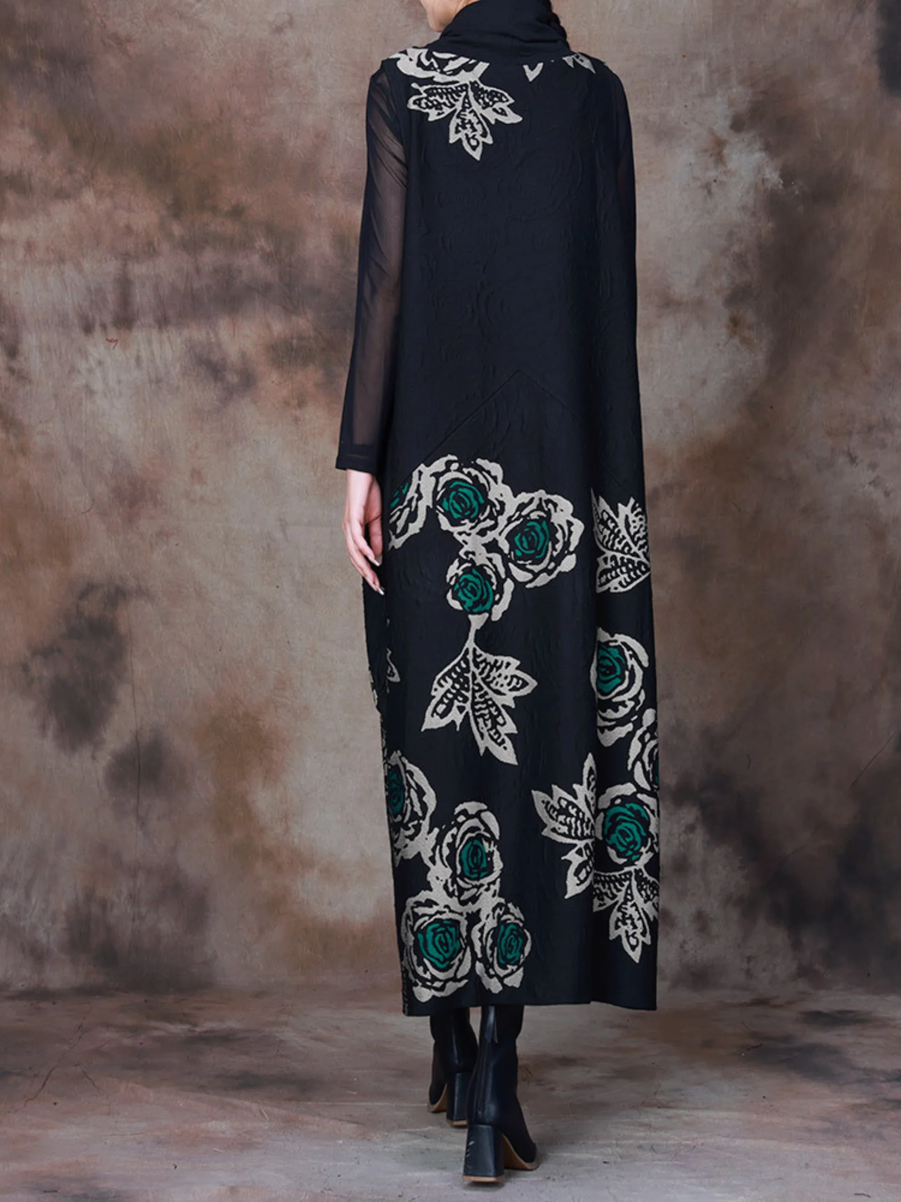 Effortlessly Stylish High Neck Printed Maxi Dress - Image 8